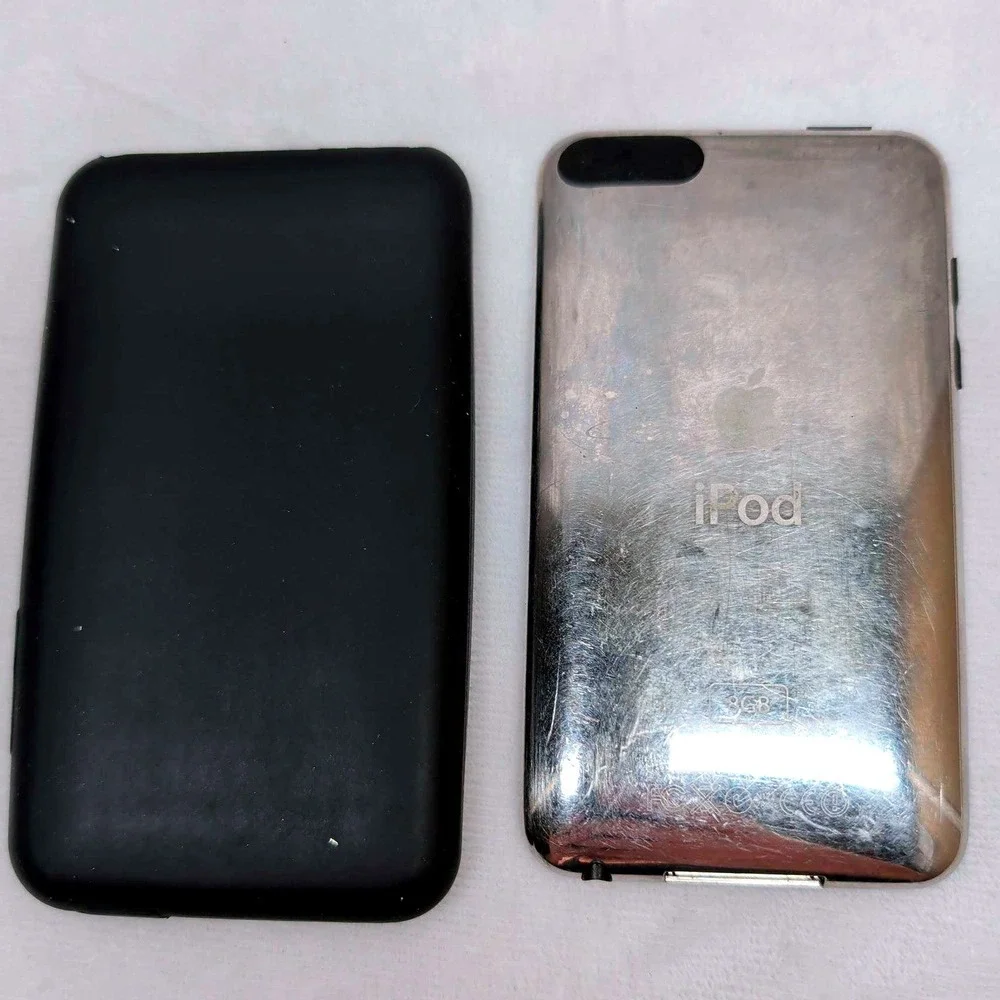 Apple iPod Touch 2nd Generation 8GB Black Silver A1288 Vintage Tested Working
